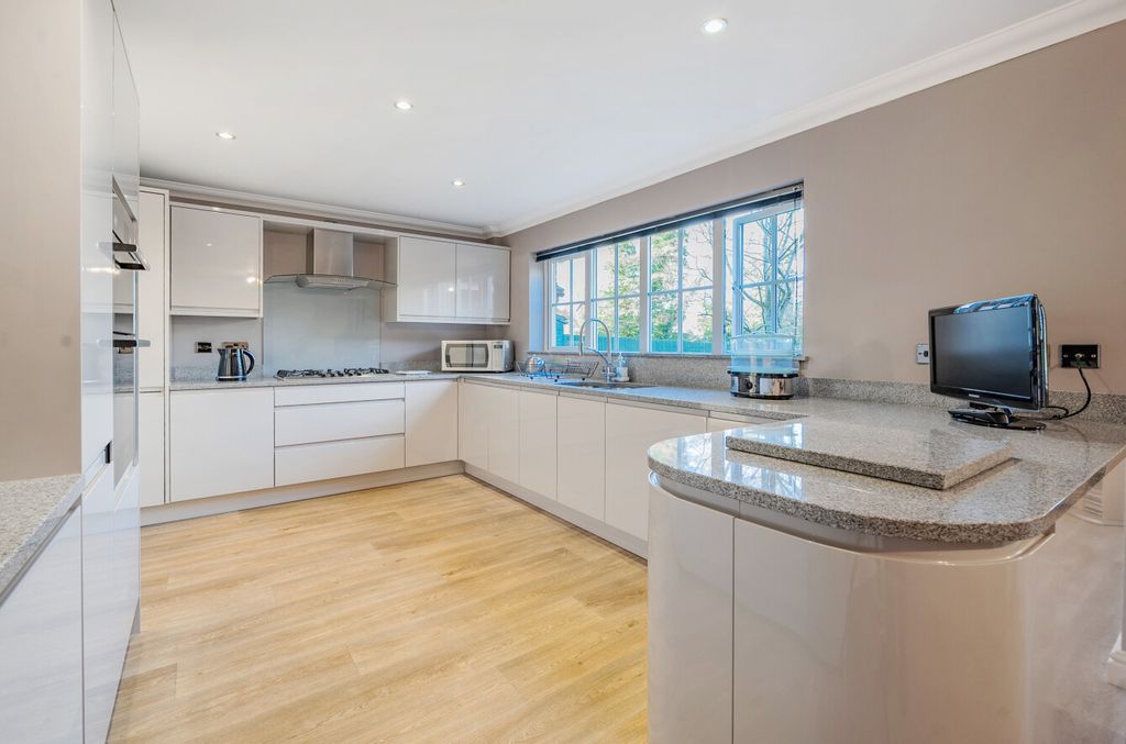 Property photo 3 of 25 1253412 (11)