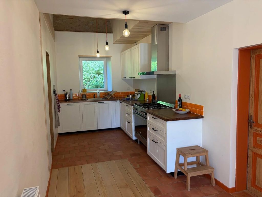 Property photo 3 of 14 Bad670c62dc59Df563Ebc02Fd077F3Dd_F144743E0c_1600-Big