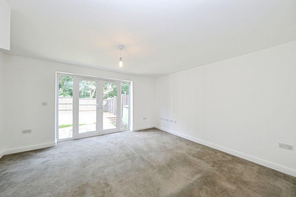 Property photo 2 of 17 Pbox-Img.Jpg