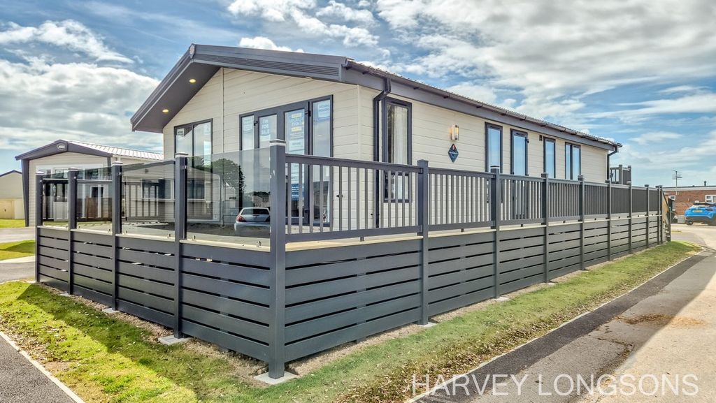 Property photo 1 of 24 Exterior Of The Sunseeker Stonegate With Wraparound Decking At Solent Breeze
