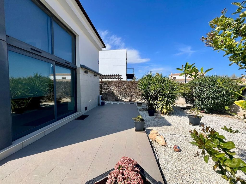 Property photo 3 of 25