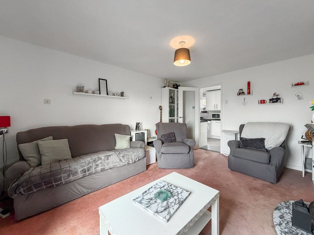 Property photo 3 of 19