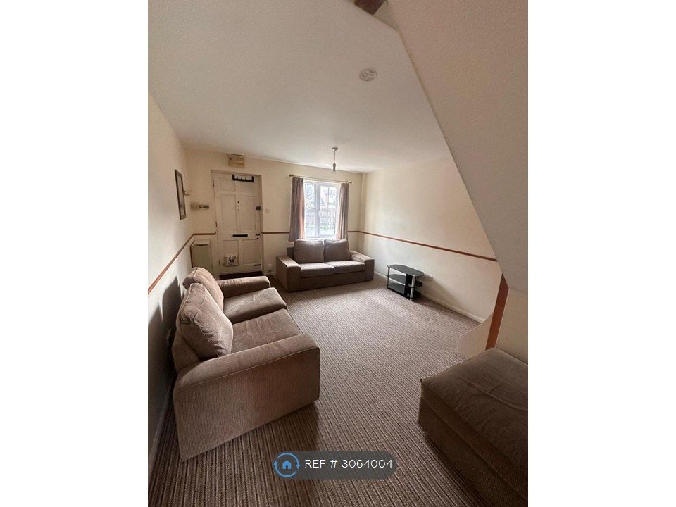 Property photo 2 of 12 Lounge