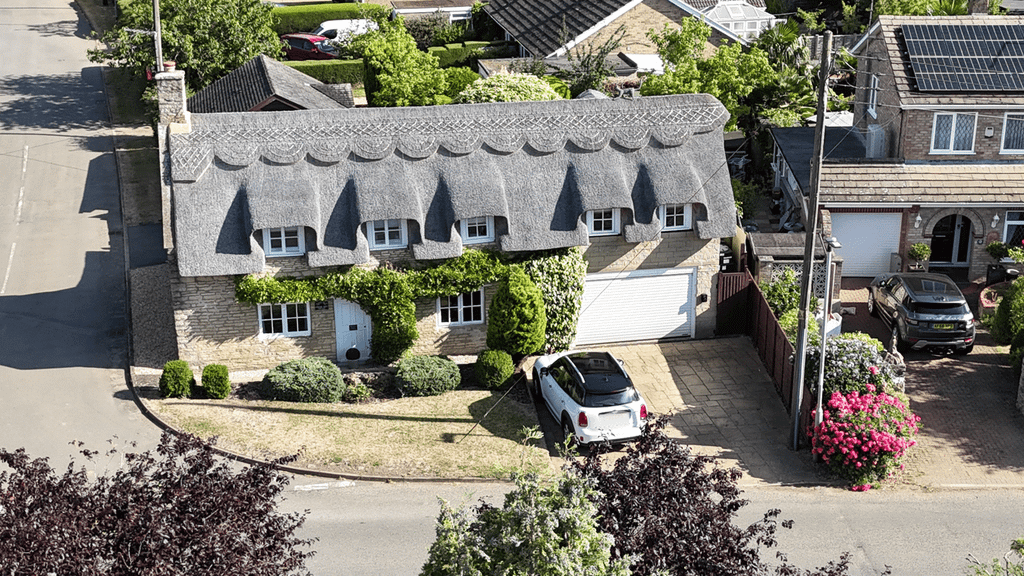 Property photo 1 of 32