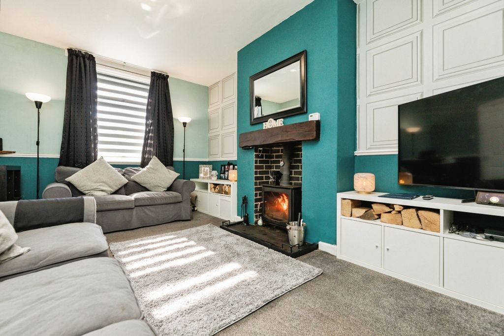 Property photo 2 of 17 Pbox-Img.Jpg