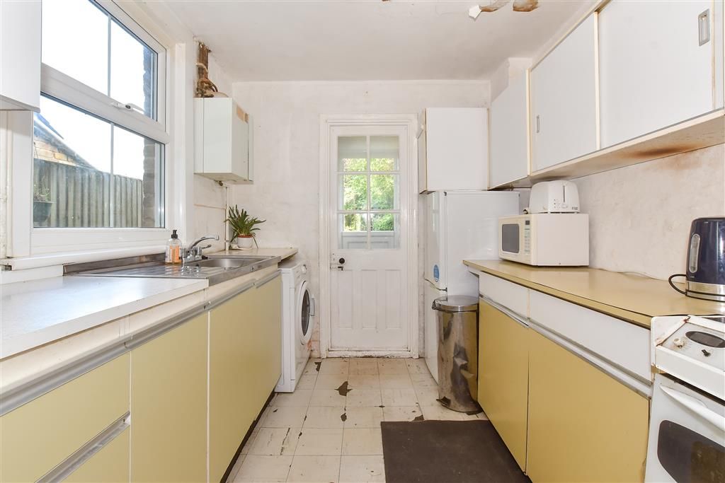 Property photo 3 of 16 Kitchen
