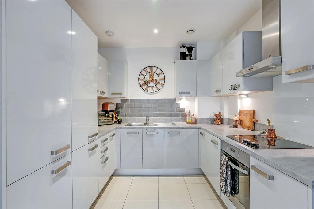 Property photo 3 of 17 Open Plan Kitchen