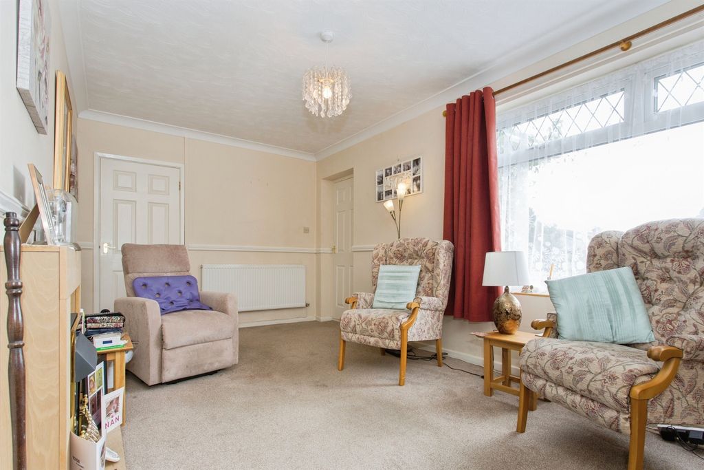 Property photo 3 of 13