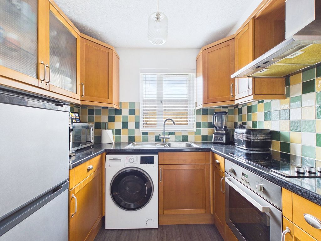 Property photo 3 of 11