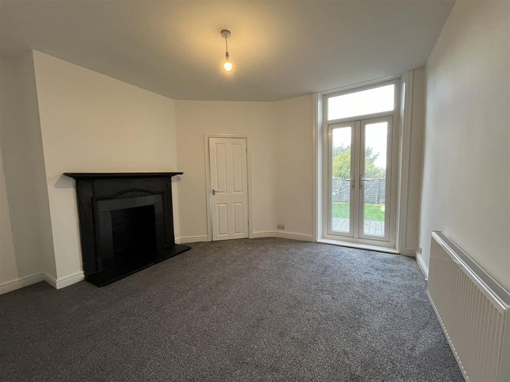 Property photo 3 of 12 Dining Room