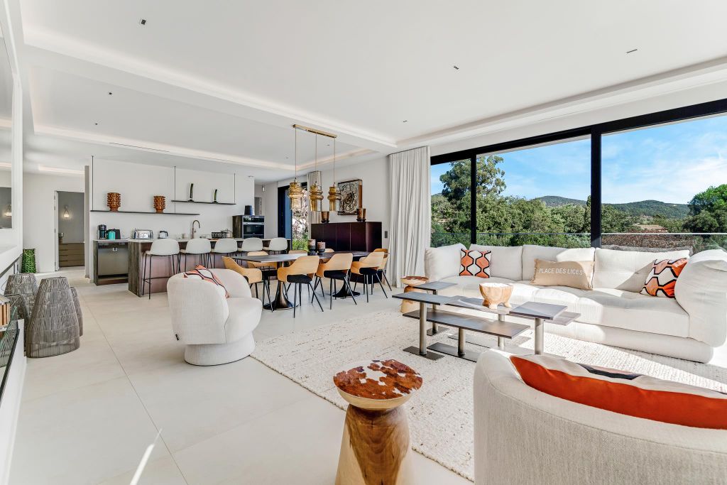 Property photo 2 of 28 Image