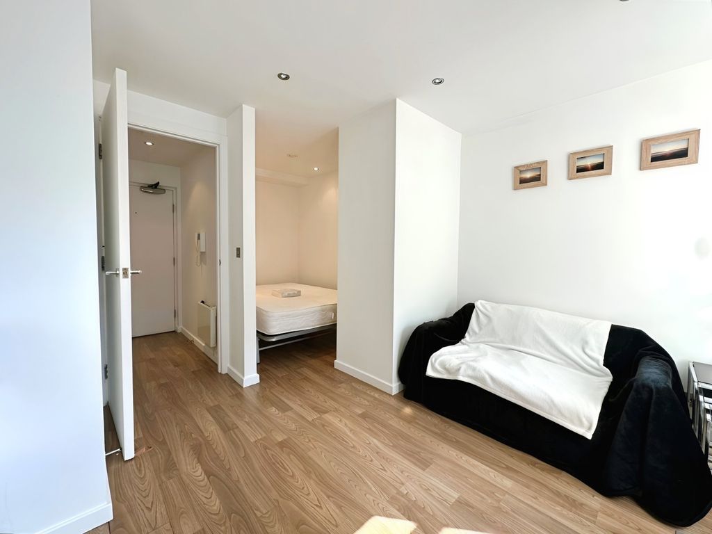 Property photo 1 of 5 Picture No. 08