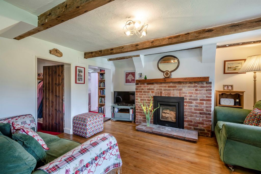 Property photo 2 of 17