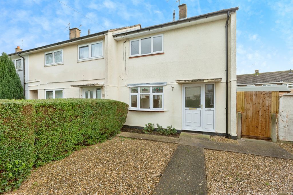 Property photo 2 of 20