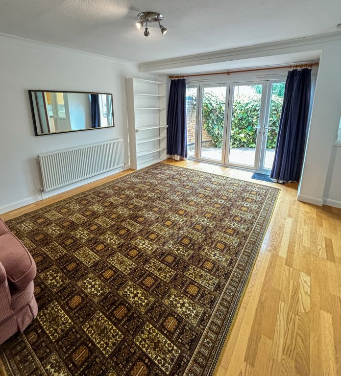 Property photo 3 of 13 Lounge Diner (1)