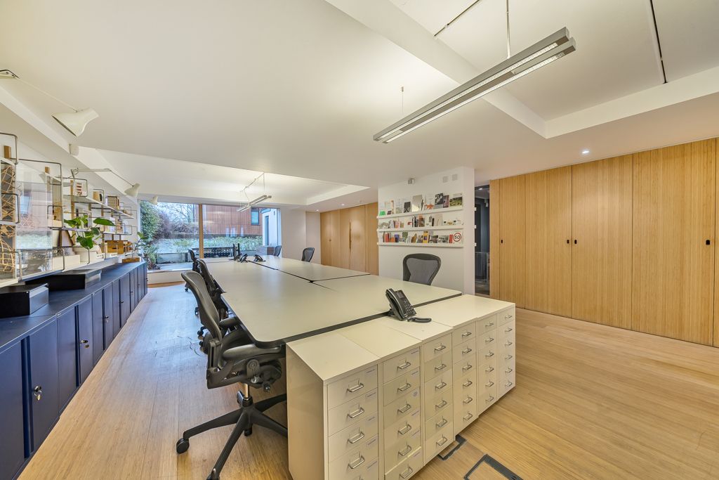 Property photo 3 of 9 Photo 3