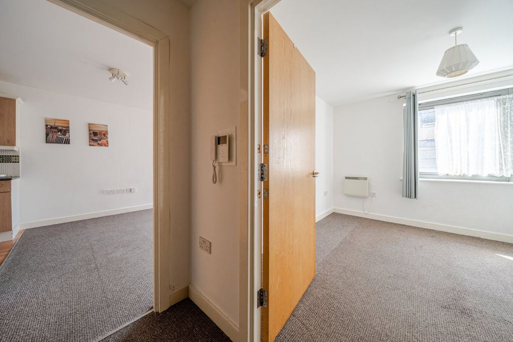 Property photo 2 of 16 Picture No. 22