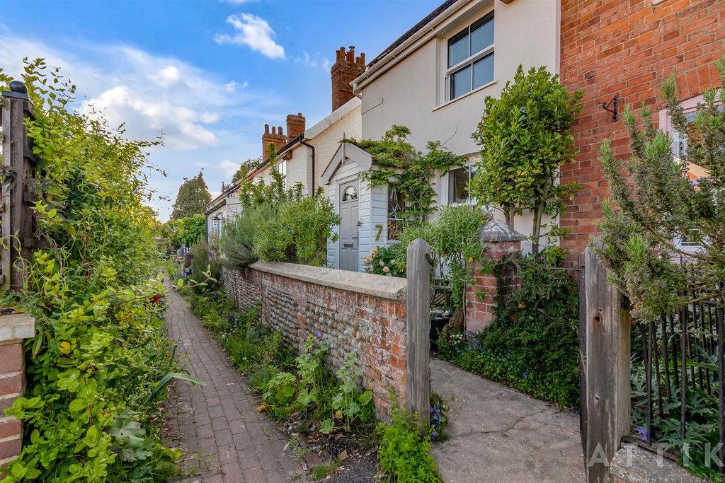 Property photo 1 of 49 Attik (22).Jpg