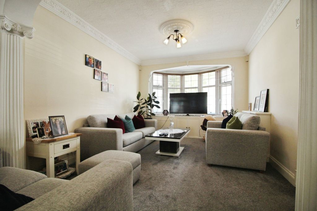 Property photo 2 of 17 Lounge 1.Jpg