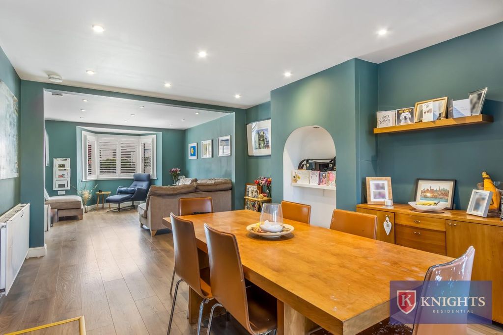 Property photo 3 of 22