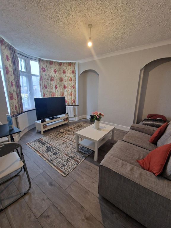 Property photo 3 of 12