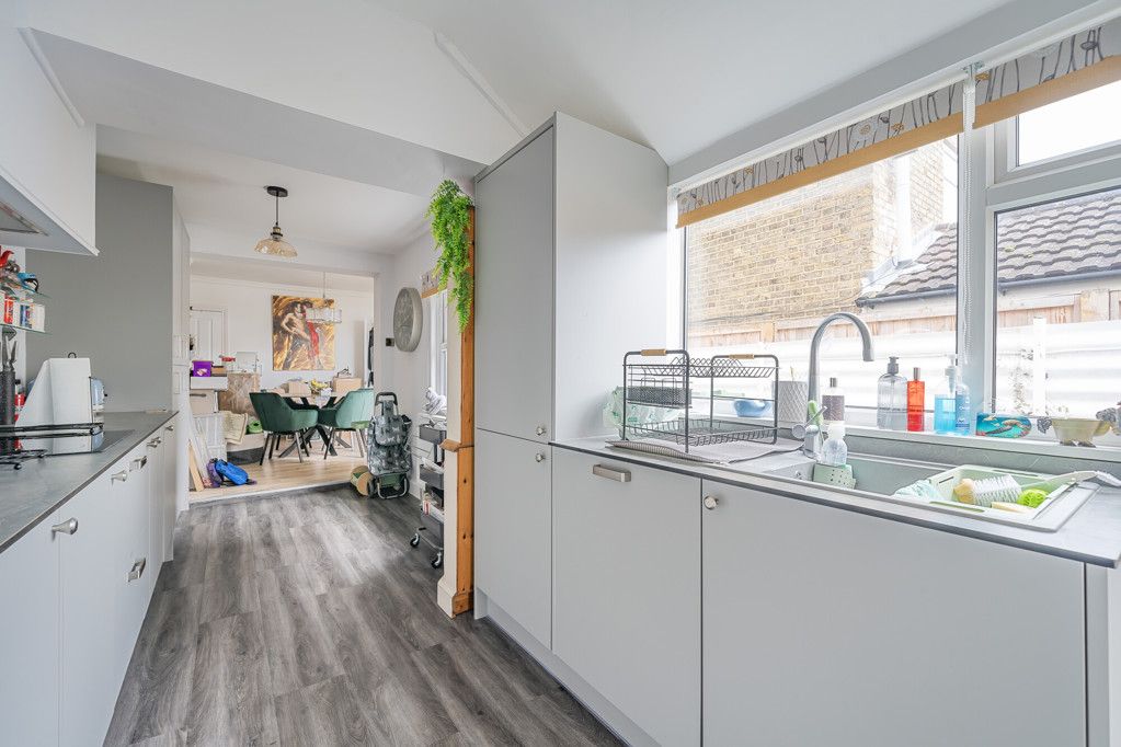 Property photo 3 of 21 Kitchen