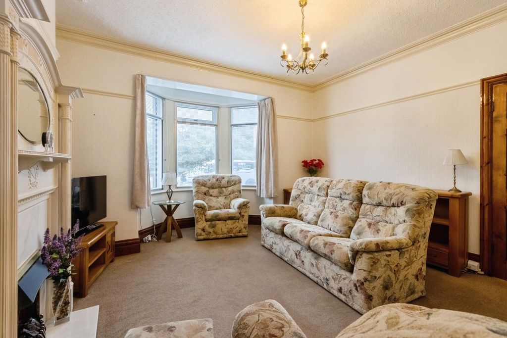 Property photo 3 of 23 Pbox-Img.Jpg