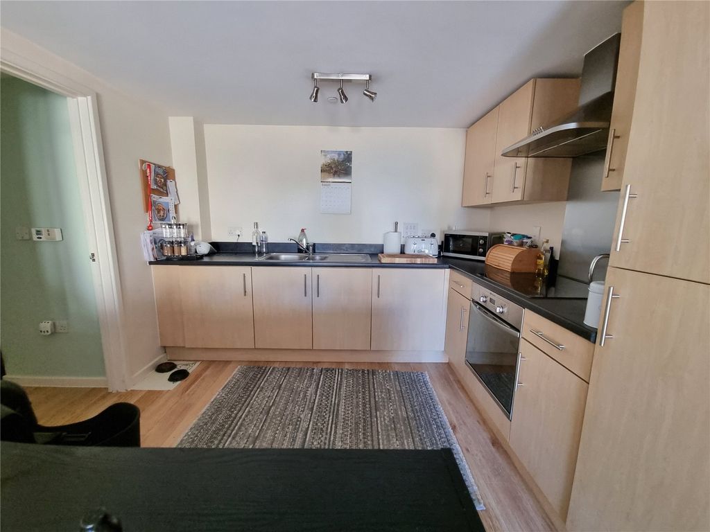Property photo 3 of 8