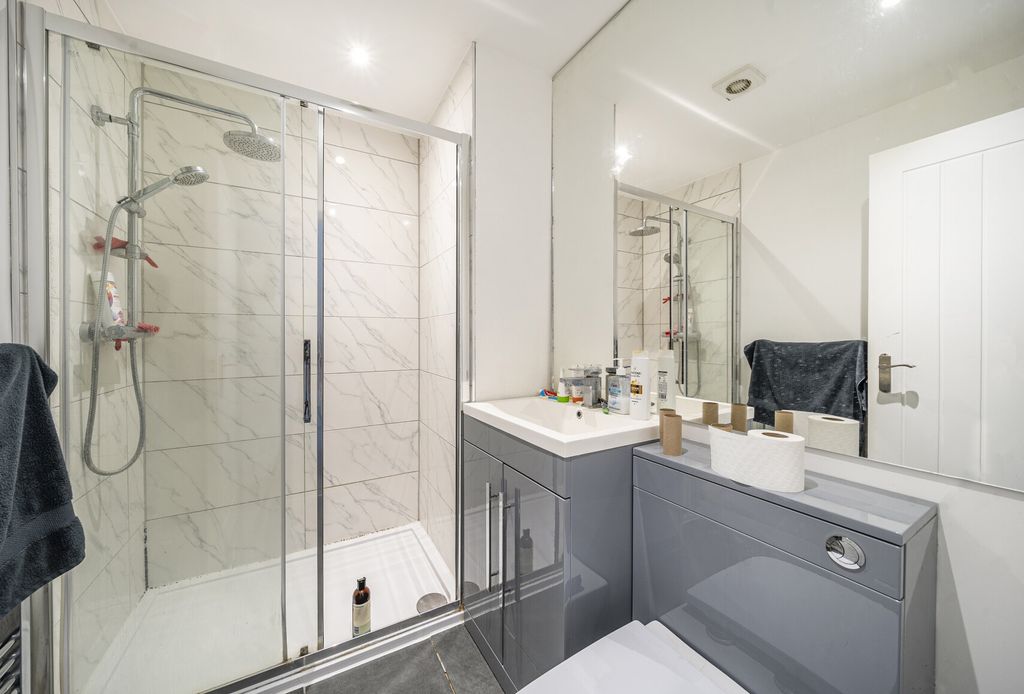 Property photo 3 of 23 1362046-9-68E904F...