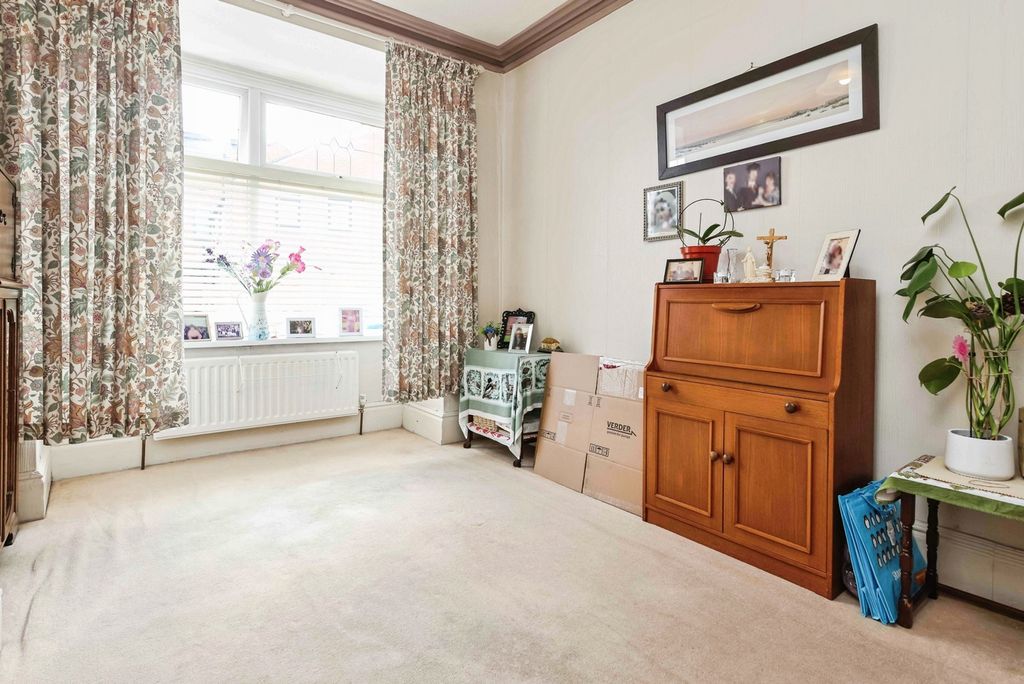 Property photo 3 of 17 Pbox-Img.Jpg