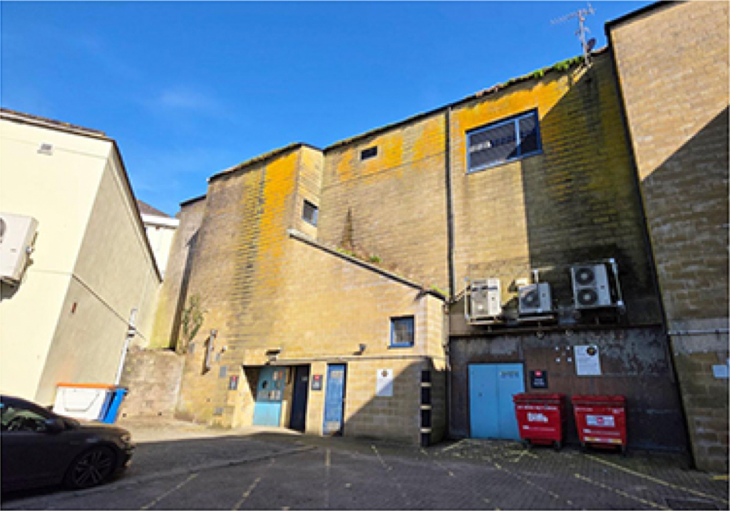 Property photo 3 of 4