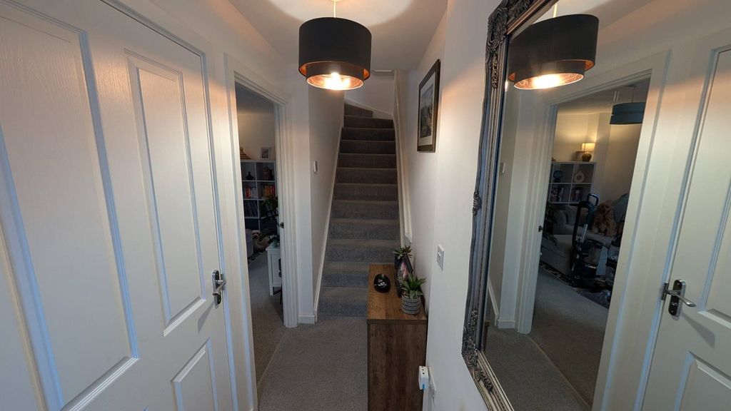 Property photo 3 of 23 Picture No. 20