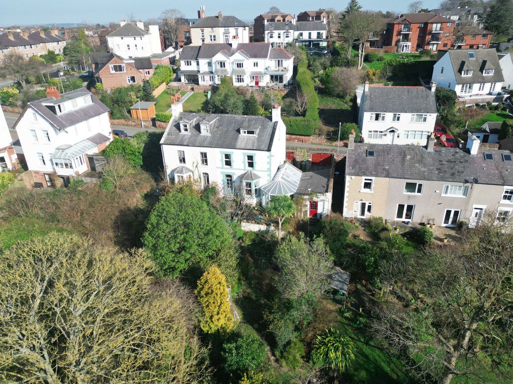 Property photo 3 of 37