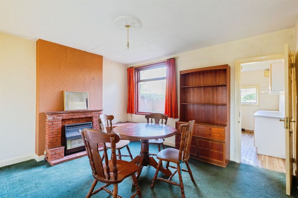 Property photo 3 of 12