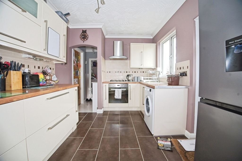 Property photo 3 of 19