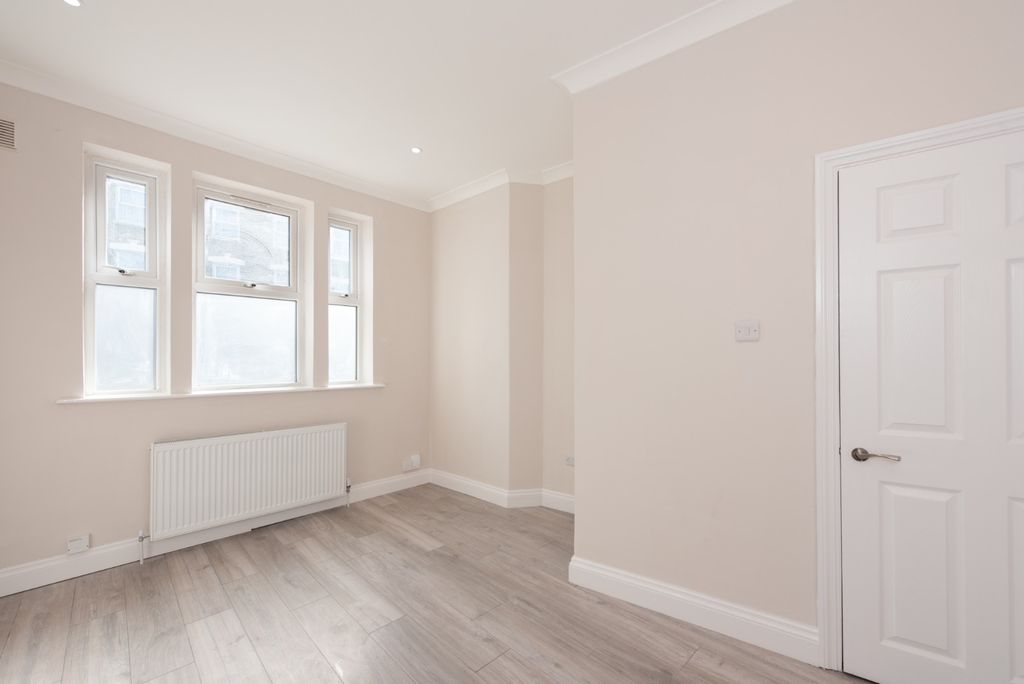 Property photo 1 of 13 4533541
