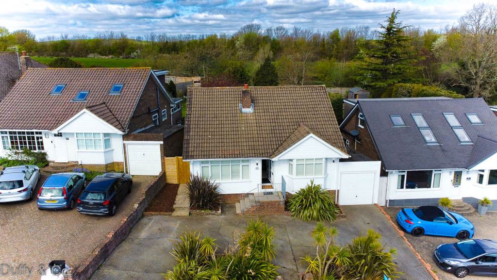 Property photo 1 of 28