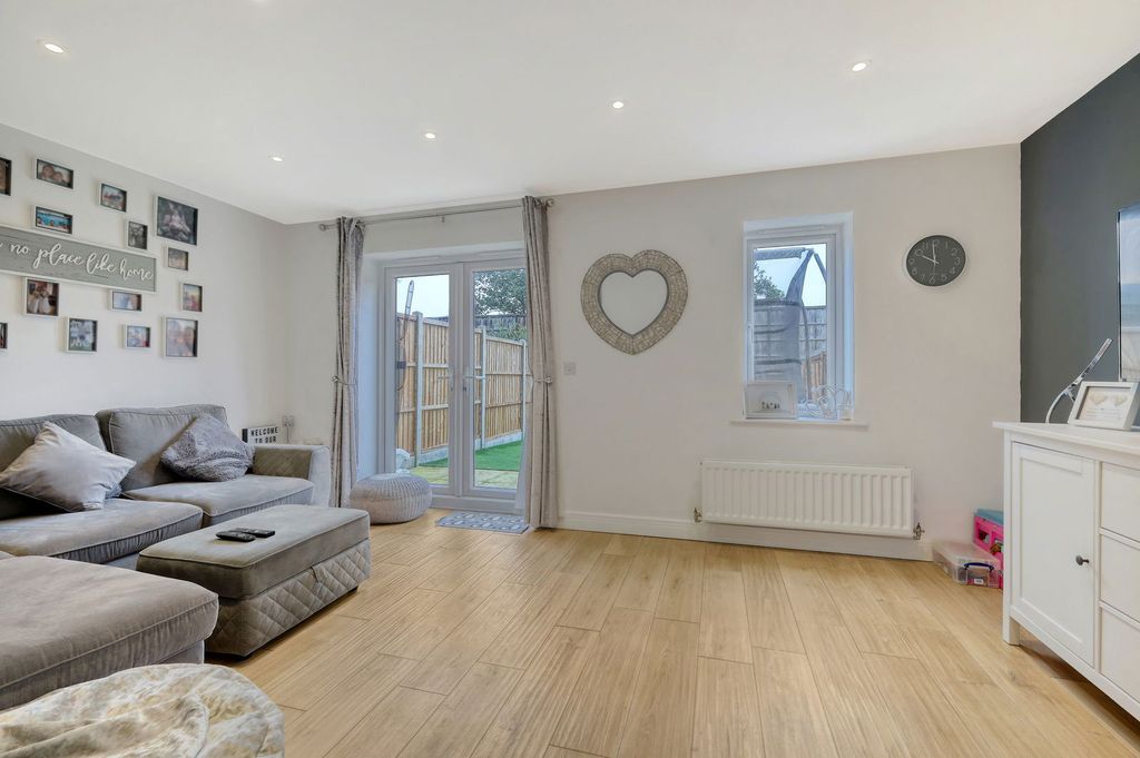 Property photo 2 of 29