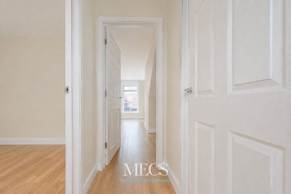 Property photo 3 of 10 5367343