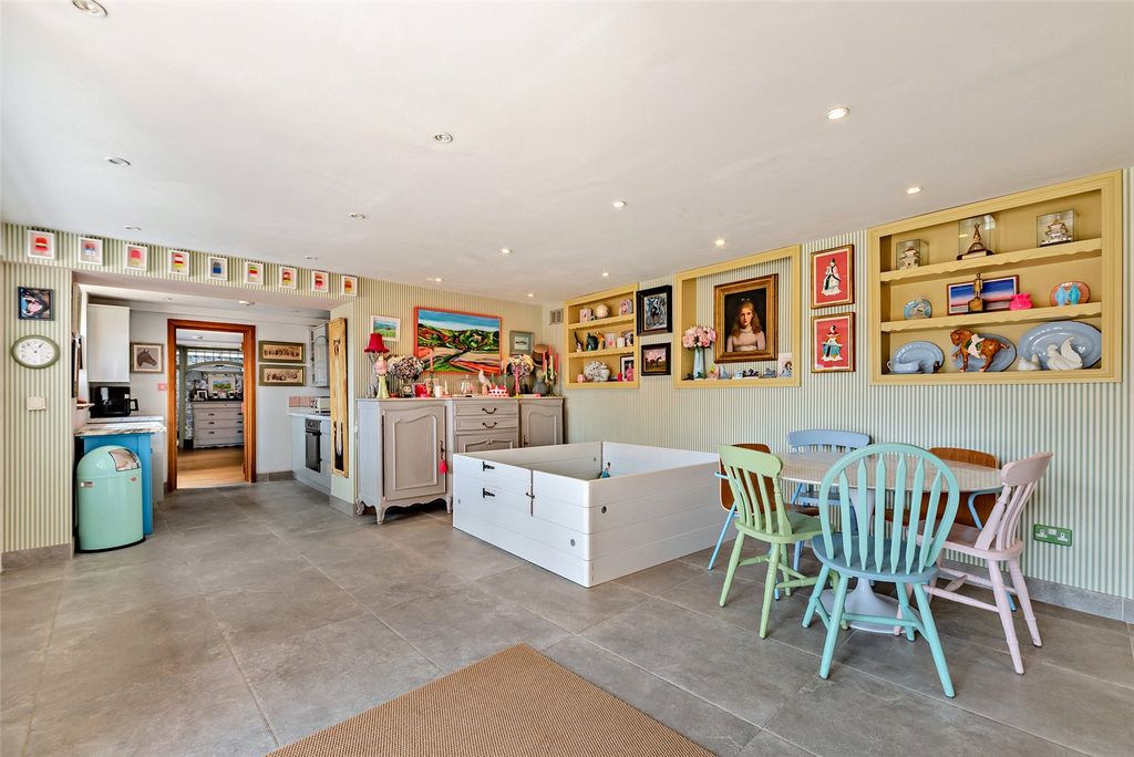 Property photo 2 of 19 Picture No. 03