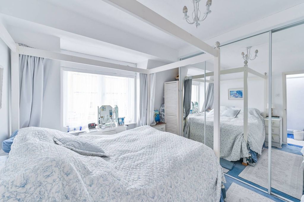 Property photo 3 of 4