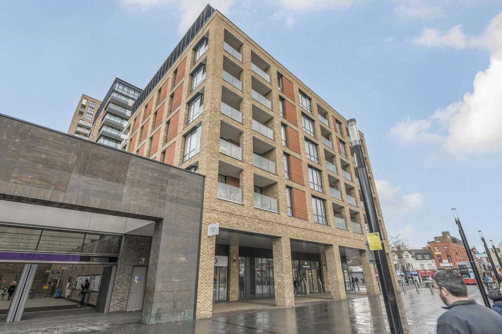 Property photo 1 of 15 External