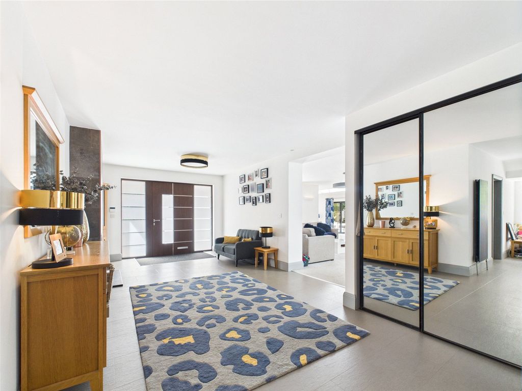 Property photo 3 of 35 Picture No. 53