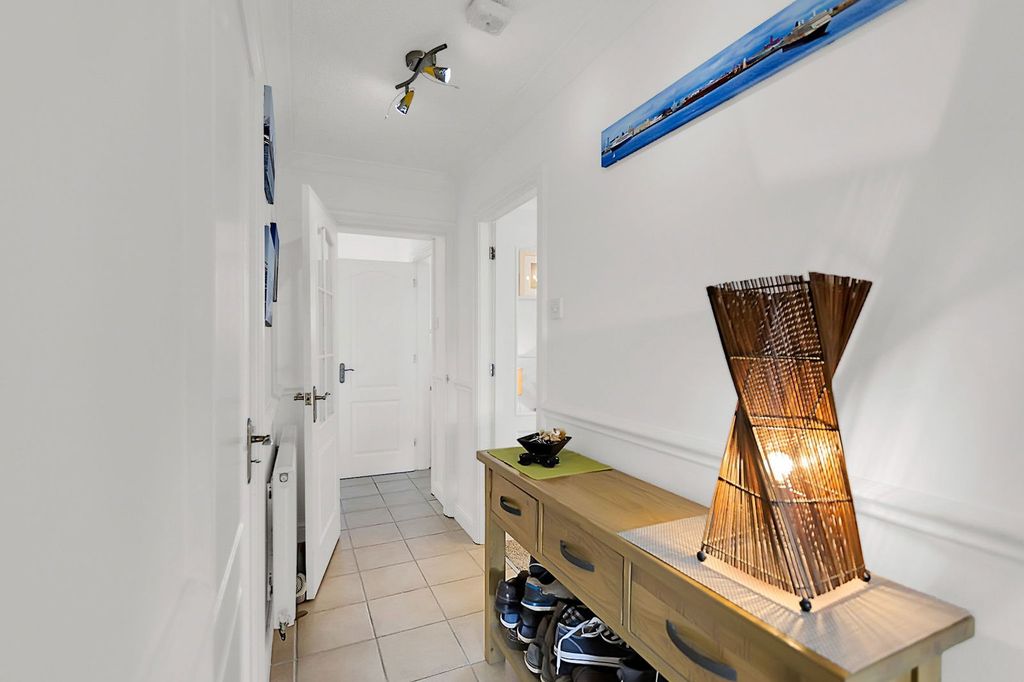 Property photo 3 of 26