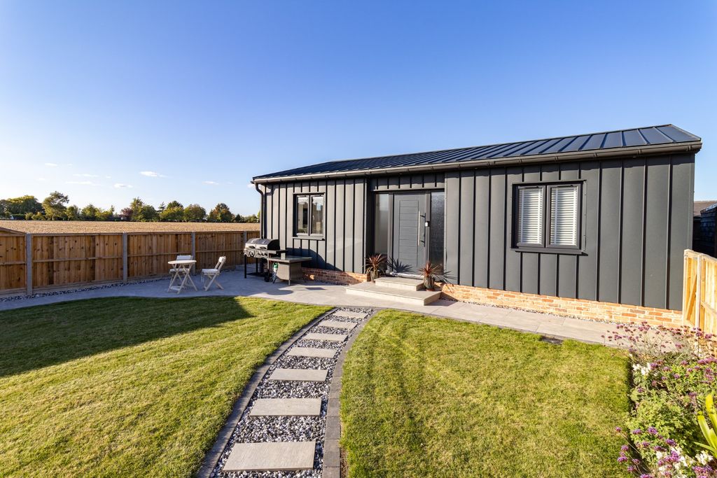 Property photo 2 of 30 4361033