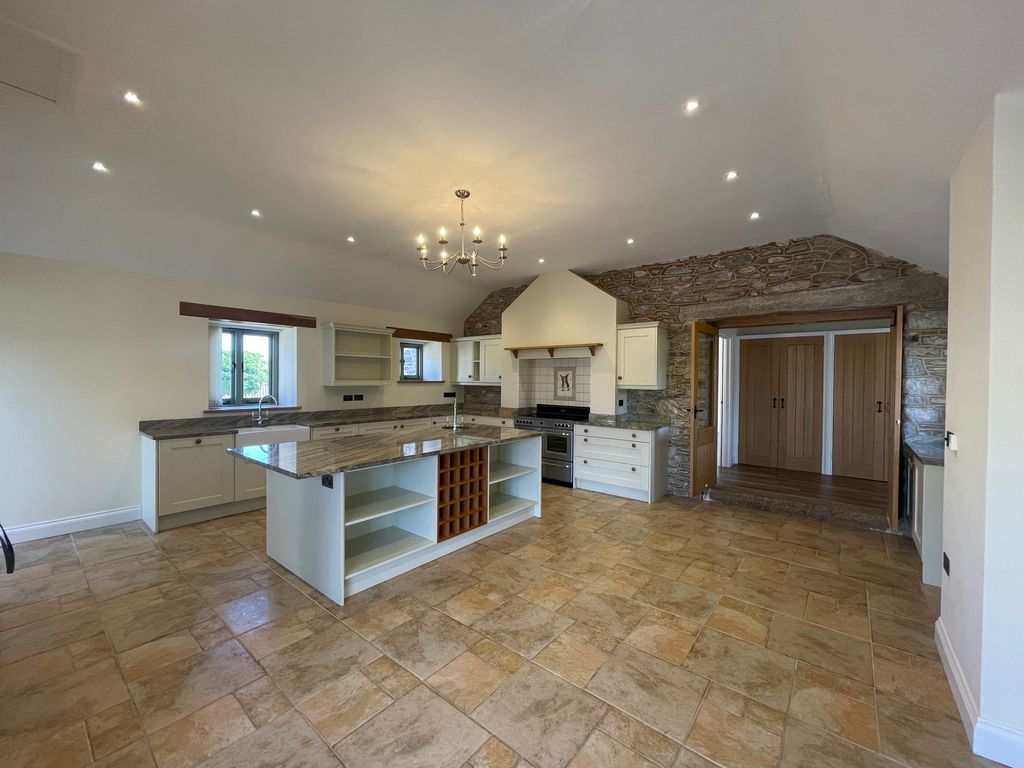 Property photo 3 of 19 Annex