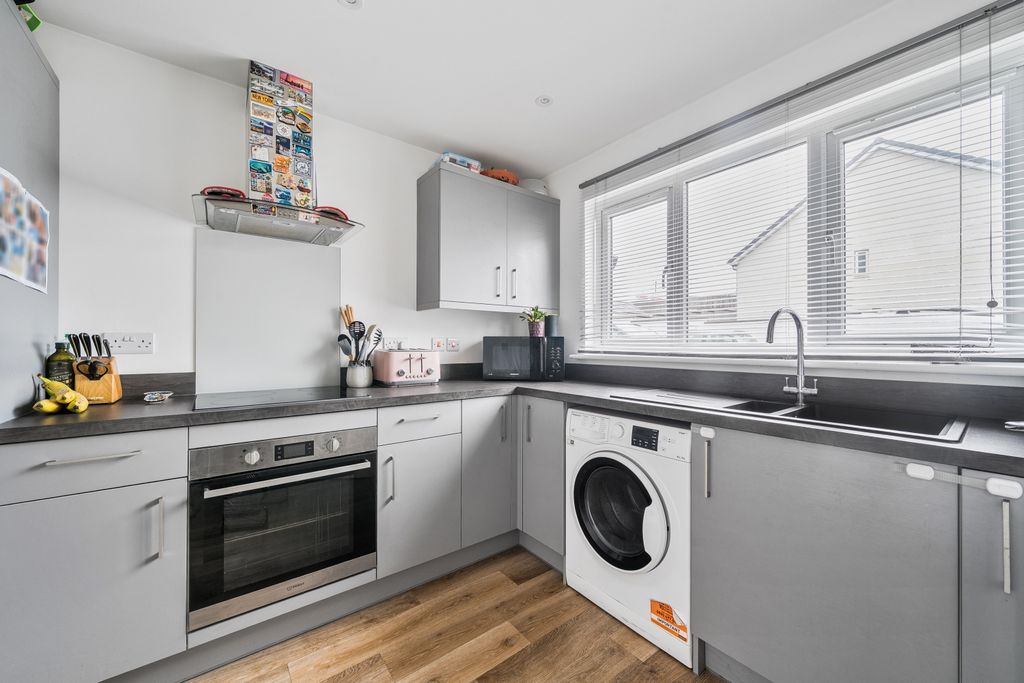 Property photo 2 of 17 1399982-8-69664ce2Edf76