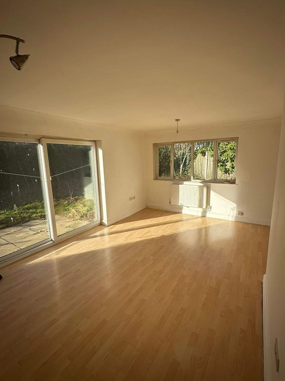 Property photo 1 of 3