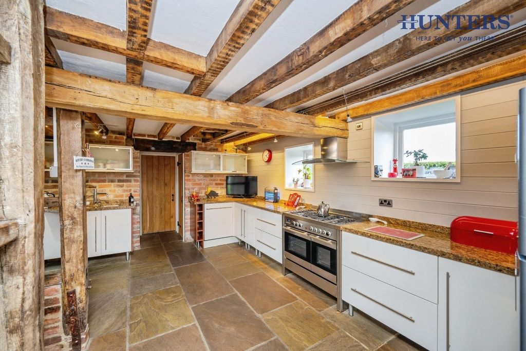 Property photo 3 of 49 Sandboroughbarn-24.Jpg