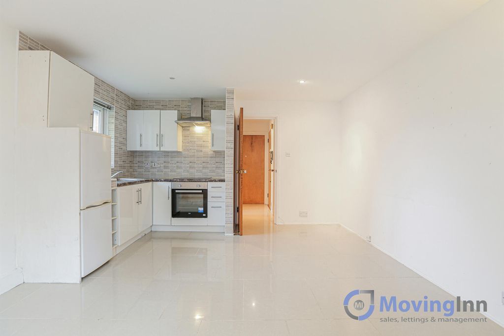 Property photo 3 of 12 Kitchen